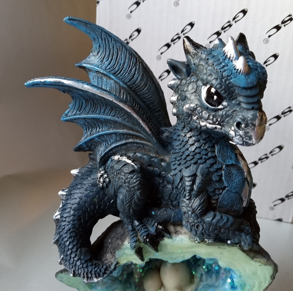 Blue Baby Dragon on Rock w/ Crystal Egg Figurine New in Box! - Picture 2 of 8